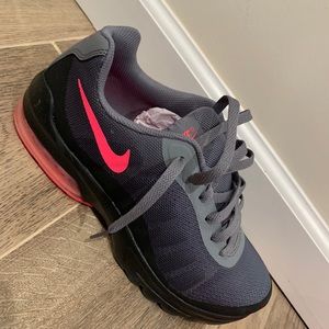 Nike Air Max Invigor